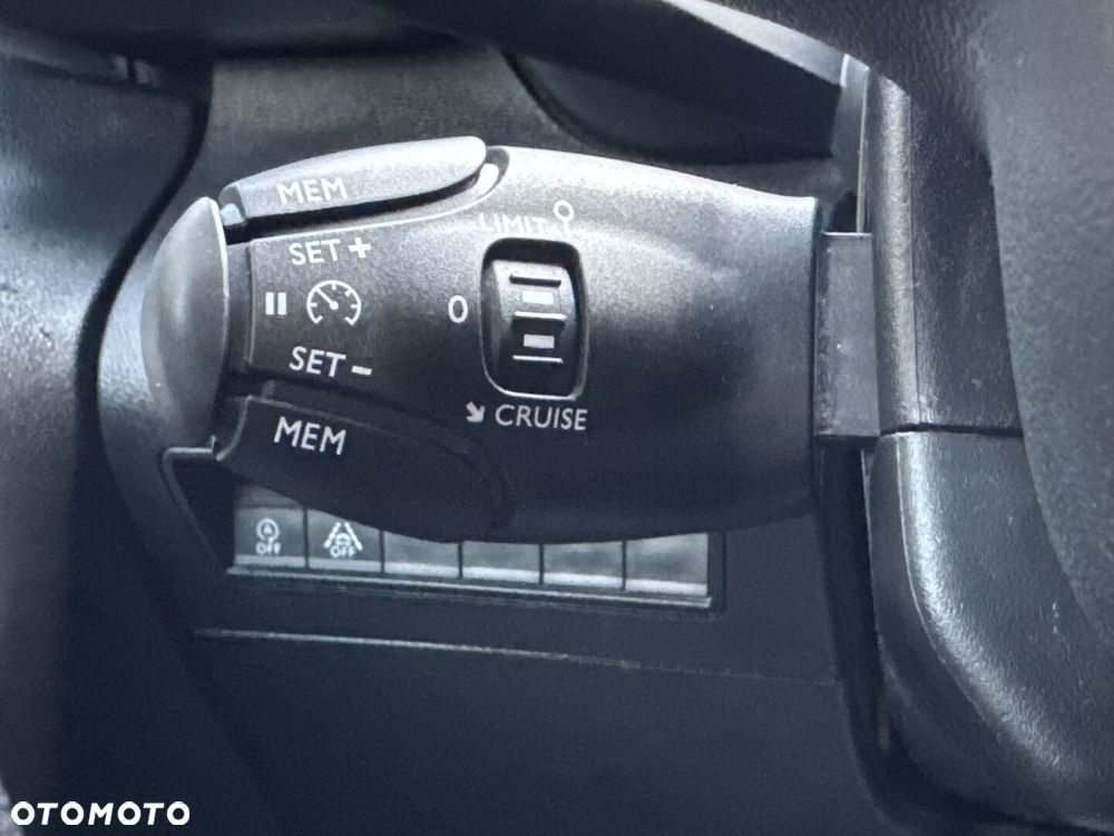 Toyota Proace City Verso 1.5 D-4D Combi - 22