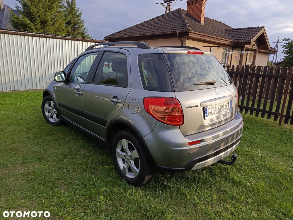 Suzuki SX4 2.0 DDiS 4x2 Comfort - 4