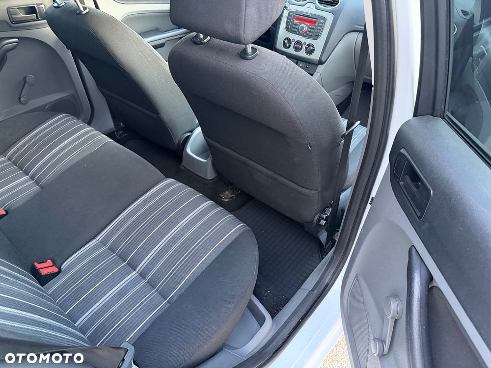 Ford Focus 1.6 Trend - 10