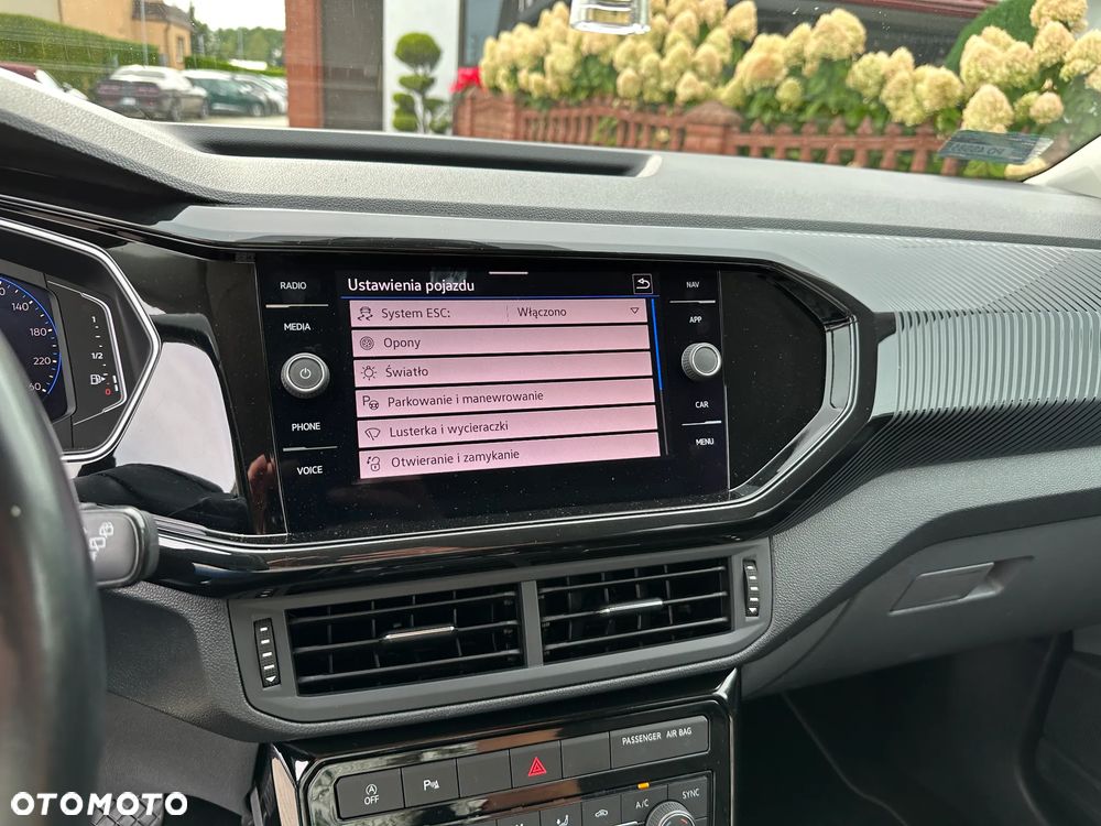 Volkswagen T-Cross - 13
