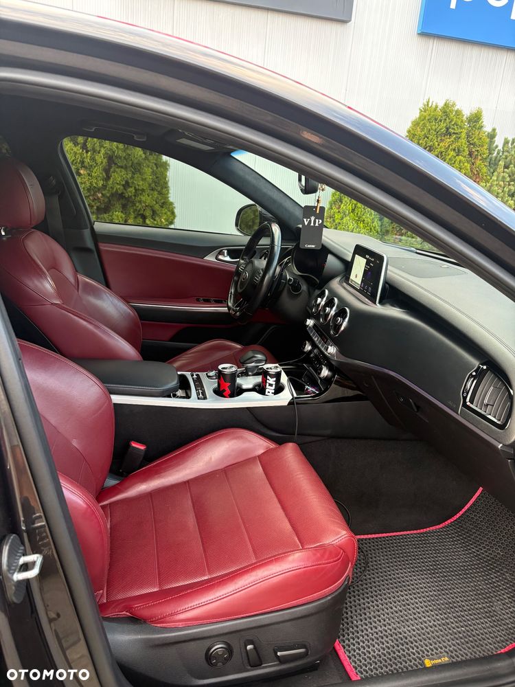 Kia Stinger 3.3 T-GDI AWD GT - 10