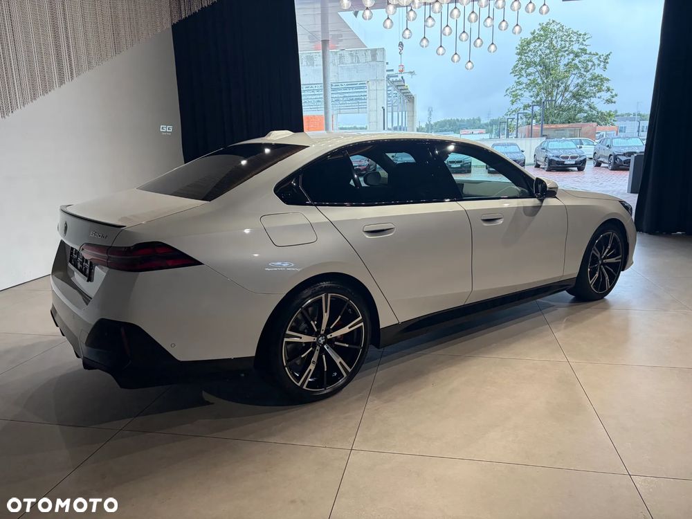 BMW Seria 5 520d mHEV M Sport - 6