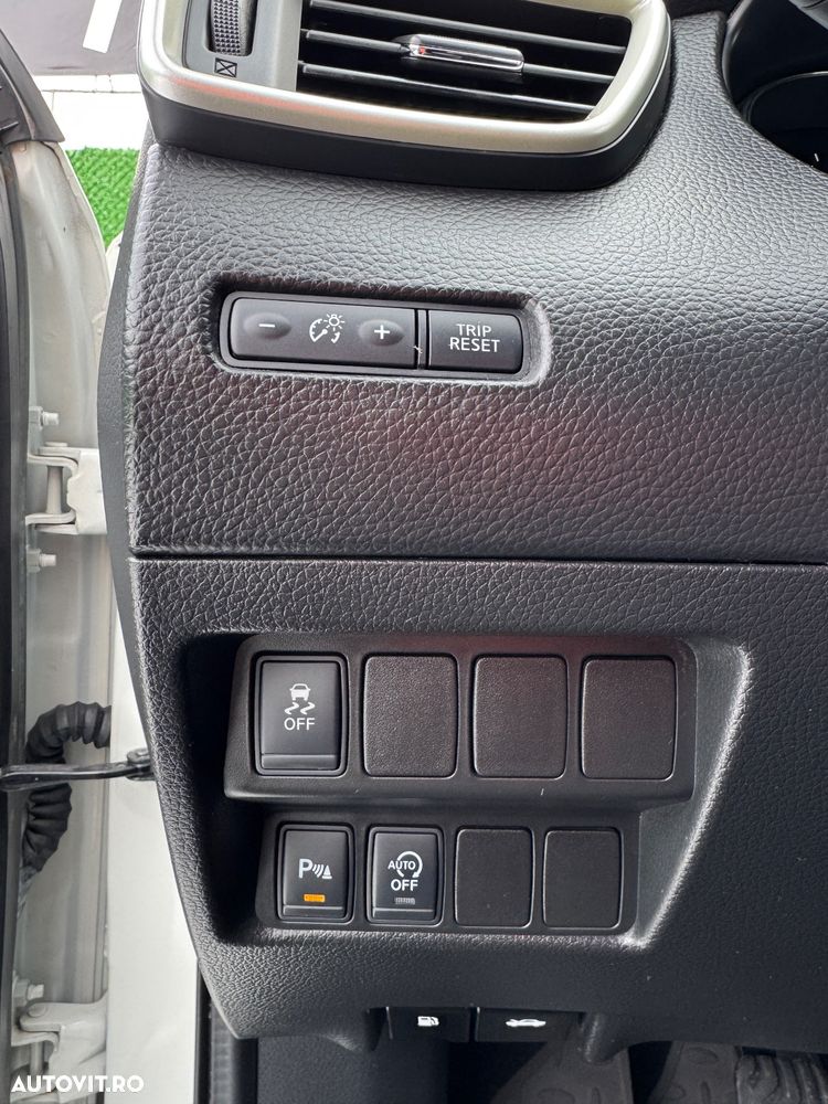 Nissan Qashqai 1.6 DCI Start/Stop Tekna - 16