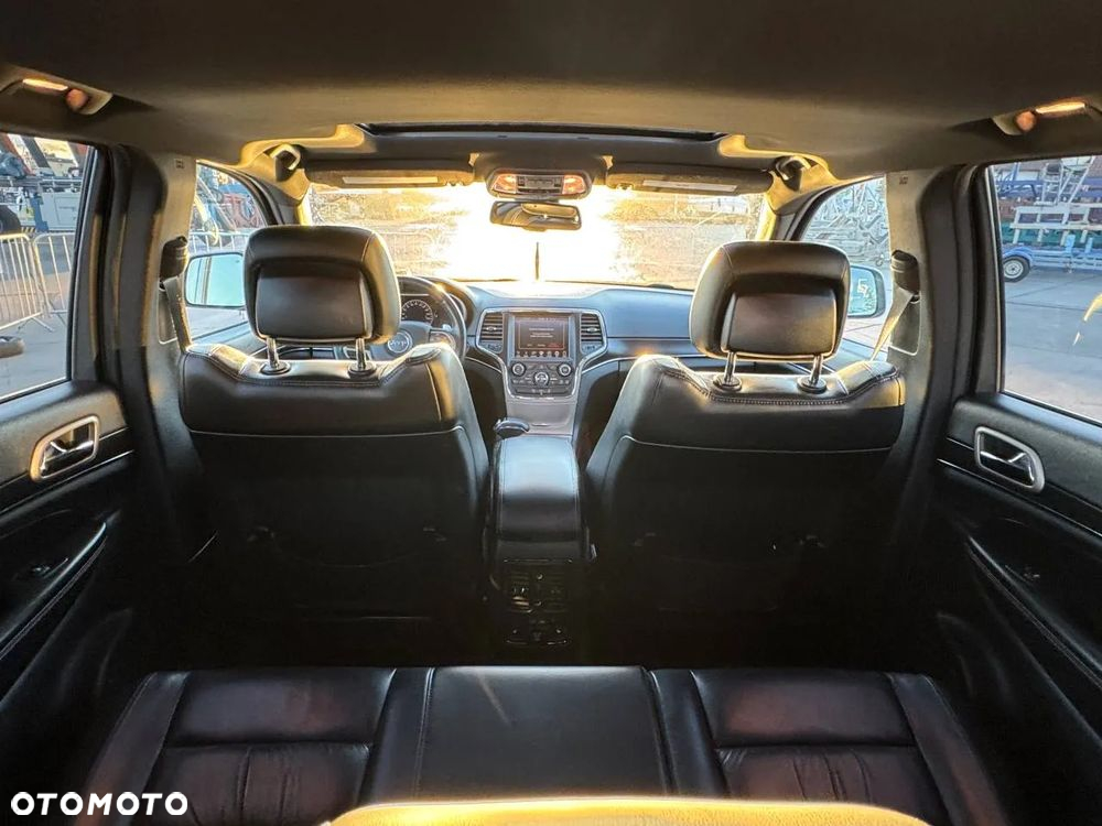 Jeep Grand Cherokee - 11