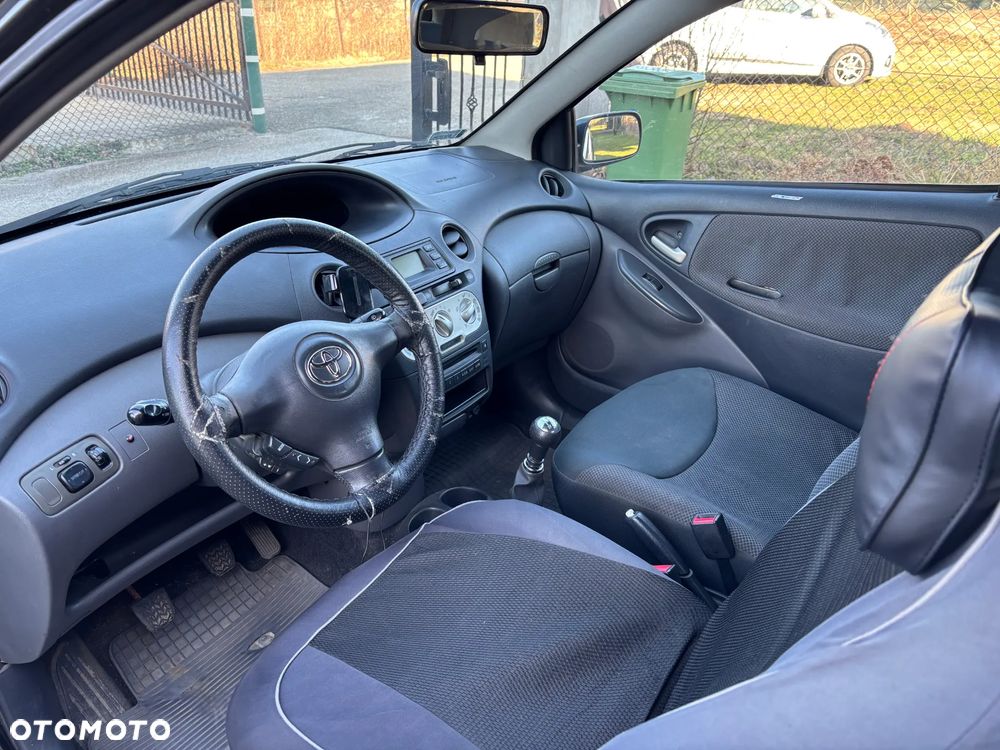 Toyota Yaris 1.4 D-4D Base - 8