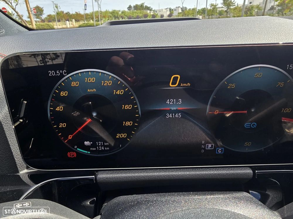 Mercedes-Benz EQA 300 4Matic - 36