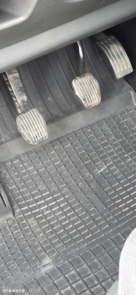 Ford C-MAX 1.8 Ambiente - 12