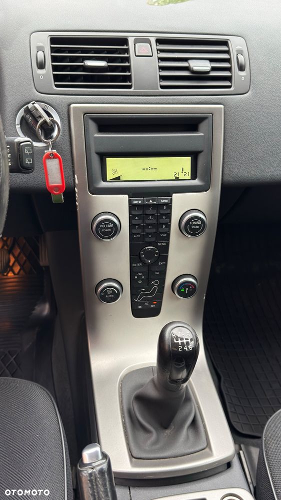 Volvo V50 D2 - 25