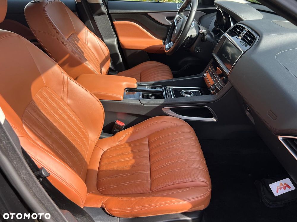 Jaguar F-Pace 2019 photo 3