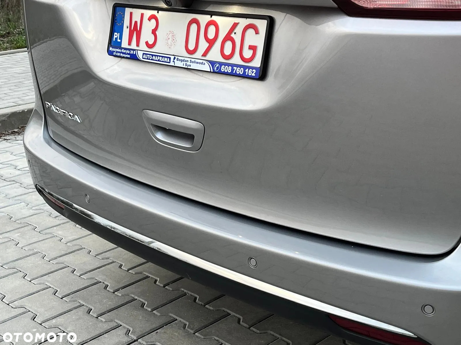 Chrysler Pacifica - 6
