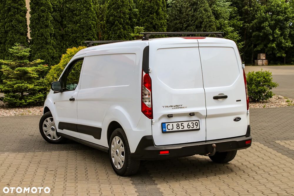 Ford Connect MAX - 17