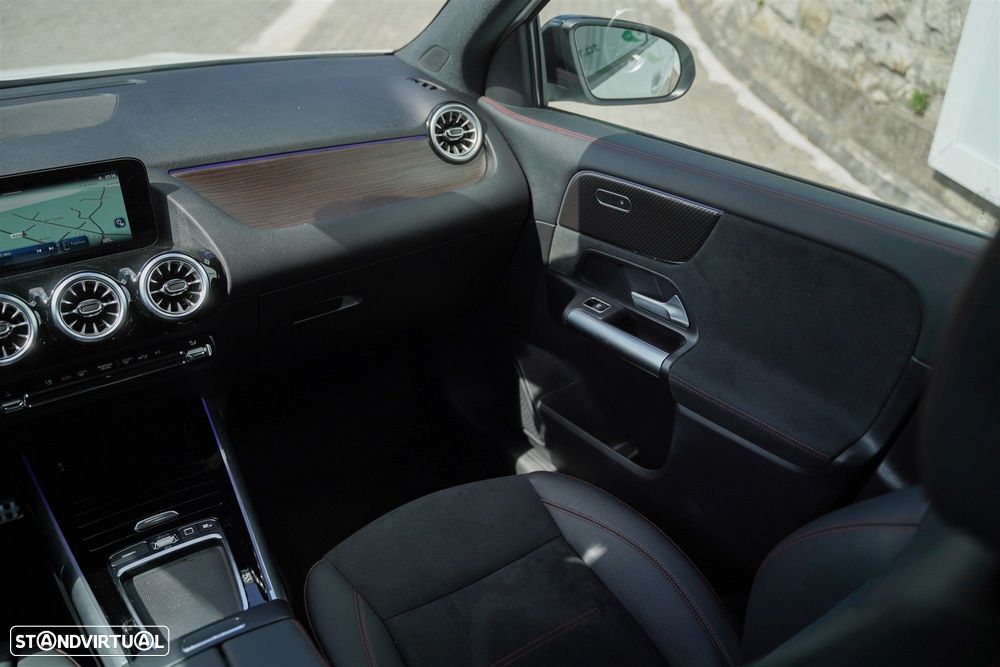 Mercedes-Benz GLA 180 d AMG Line - 30
