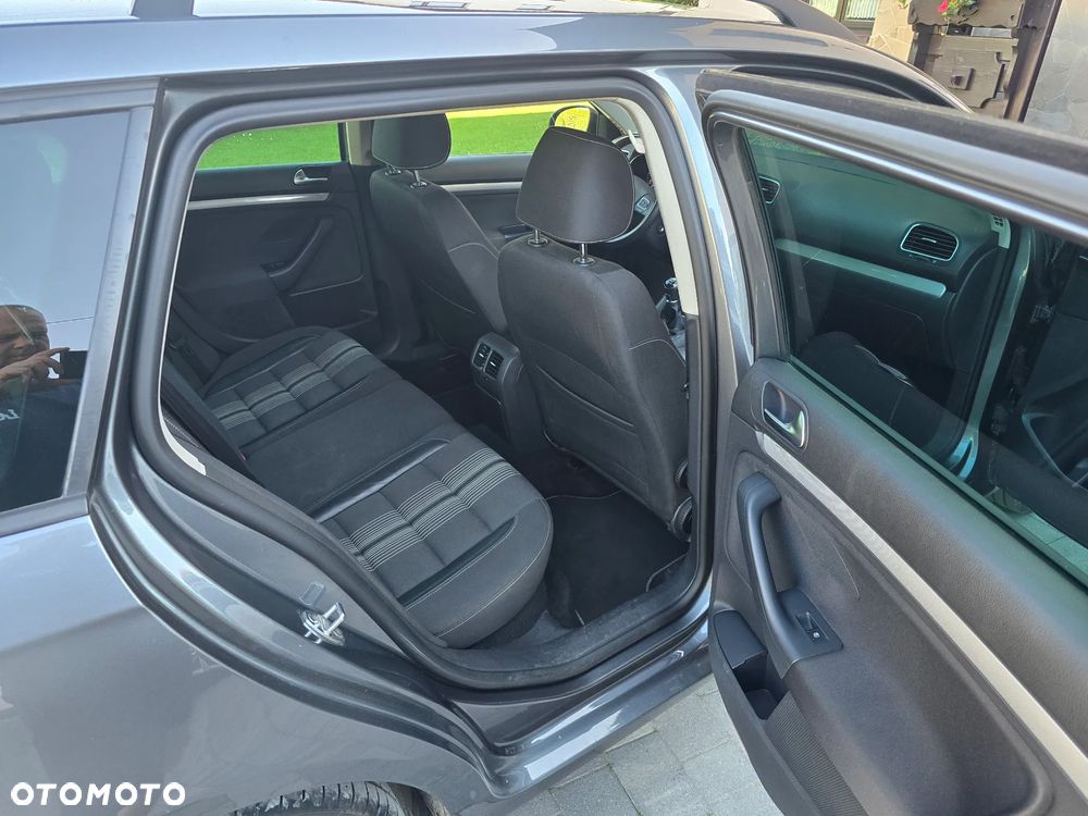 Volkswagen Golf - 24