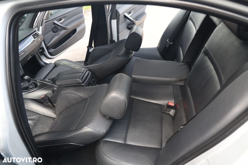 BMW Seria 3 320d - 12