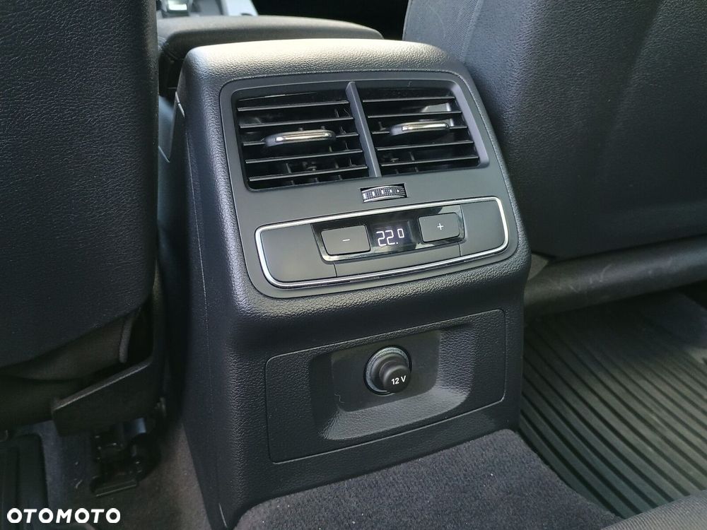 Audi A4 Limousine - 12