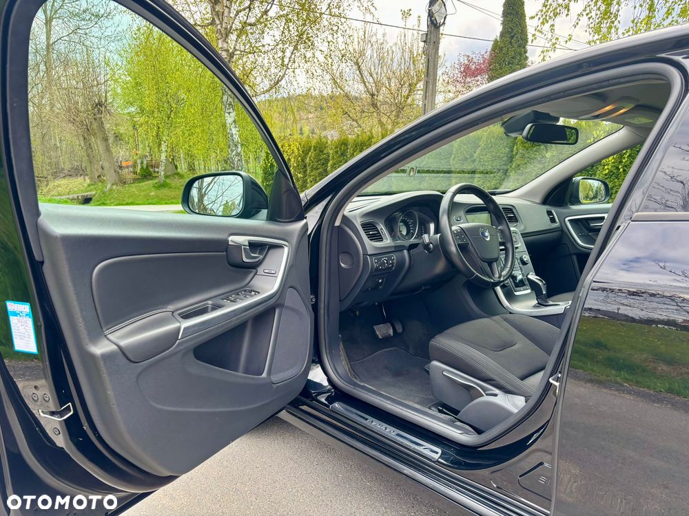 Volvo V60 D2 Drive-E Momentum - 13