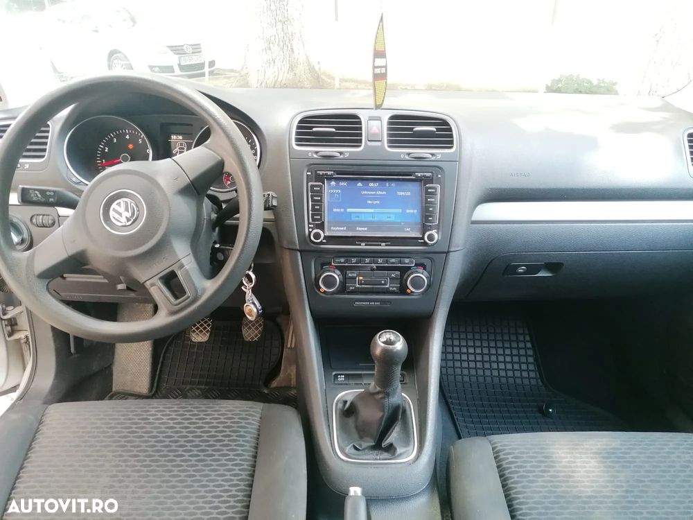 Volkswagen Golf - 6