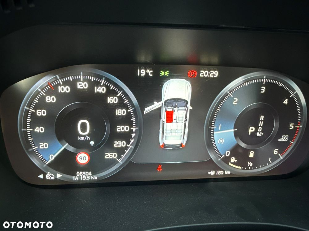 Volvo XC 60 D5 AWD R-Design - 29