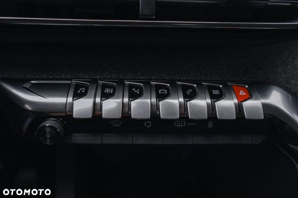 Peugeot 3008 PureTech 130 Stop & Start GPF Allure - 29