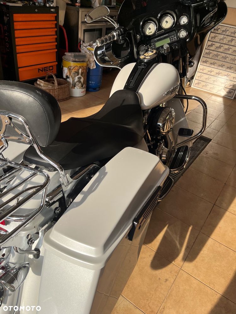 Harley-Davidson Street Glide Trike - 12
