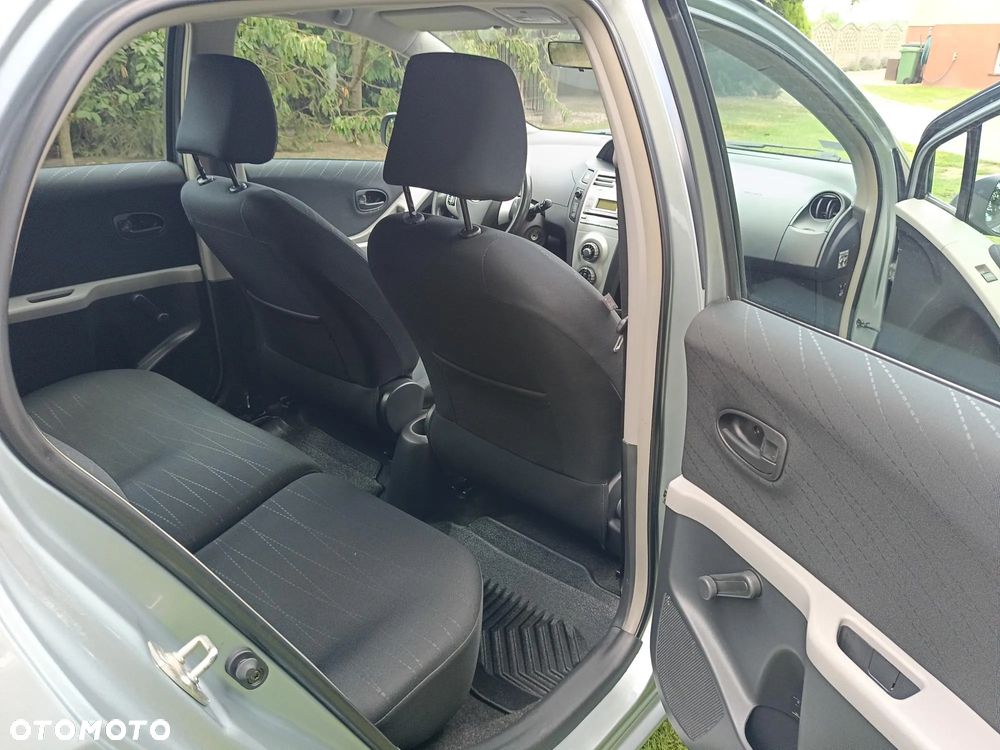 Toyota Yaris 1.3 VVT-i Sol - 9