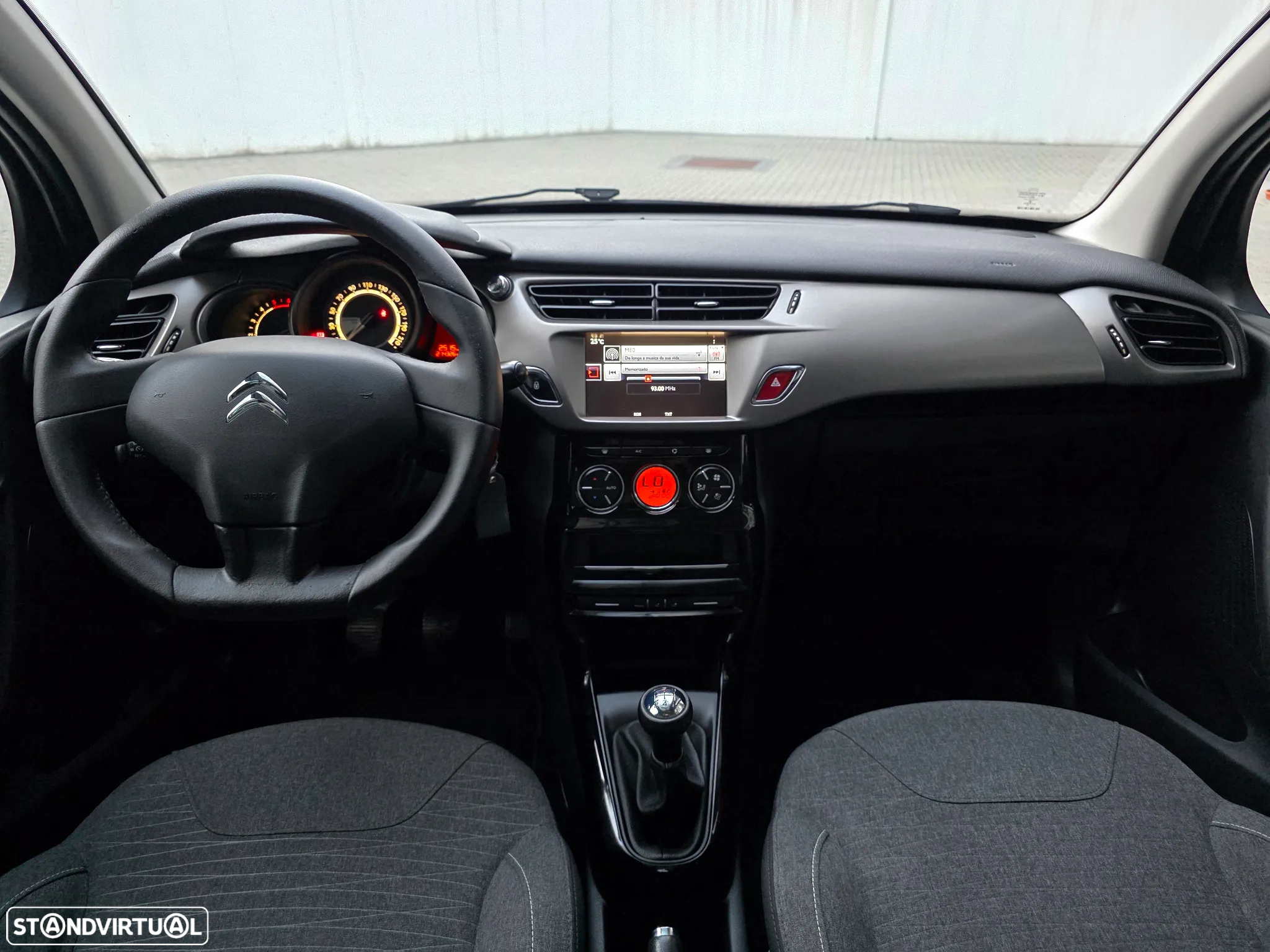 Citroën C3 1.6 BlueHDi Exclusive - 28
