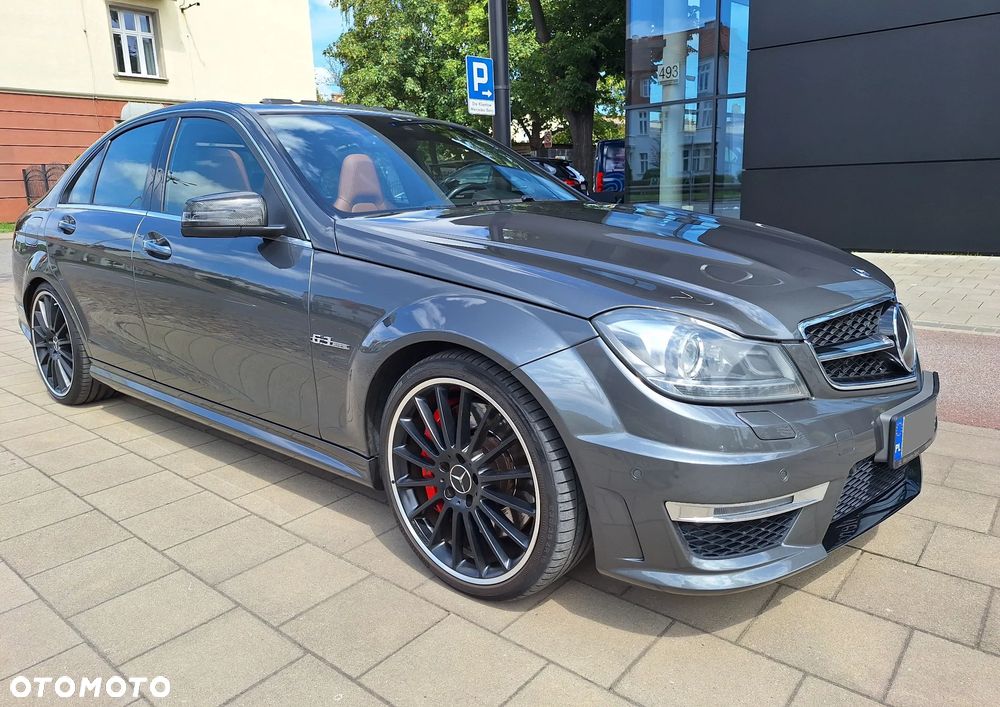 Mercedes-Benz Klasa C 63 AMG AMG SPEEDSHIFT MCT AMG Performance Package - 7