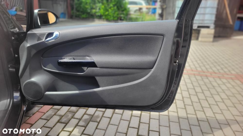 Opel Corsa 1.2 16V Cosmo - 14