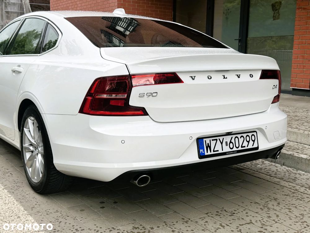 Volvo S90 D4 Momentum - 26
