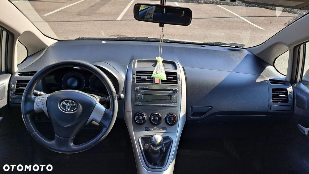 Toyota Auris - 16