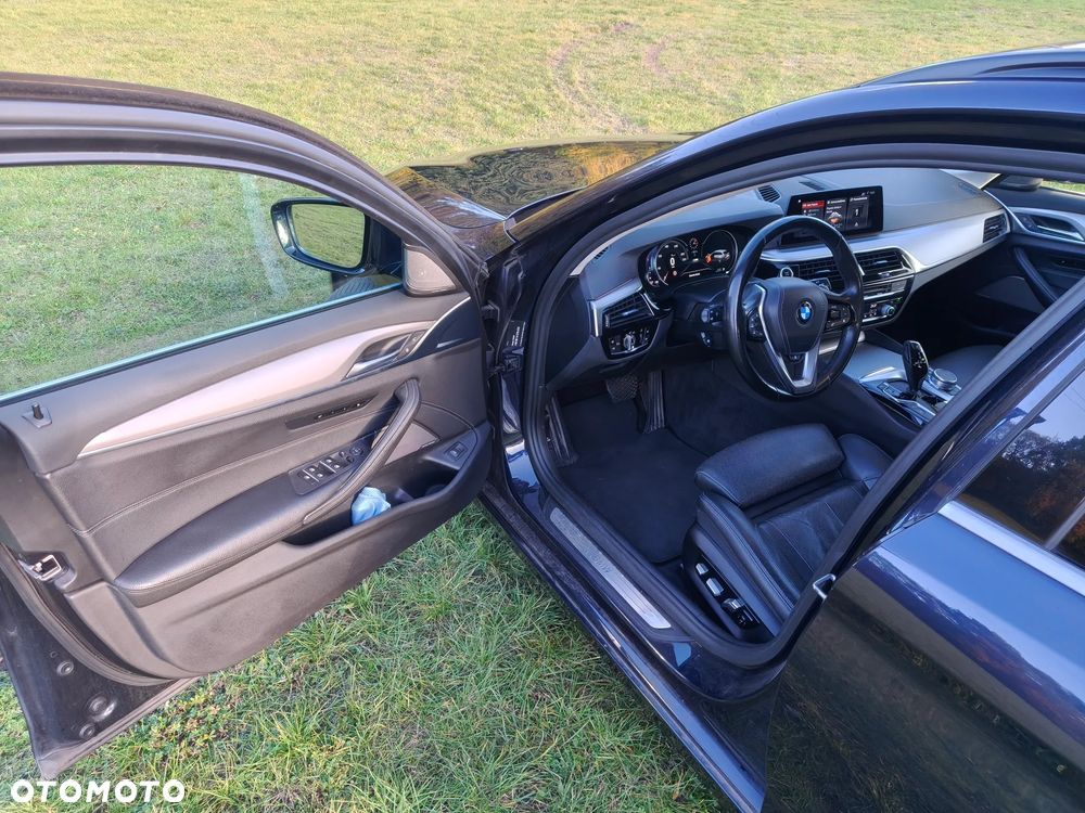 BMW Seria 5 525d - 15