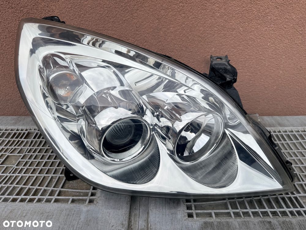 Lampa przednia OPEL VECTRA C LIFT SIGNUM PRAWA EUROPA ORYGINALNA VALEO - 1