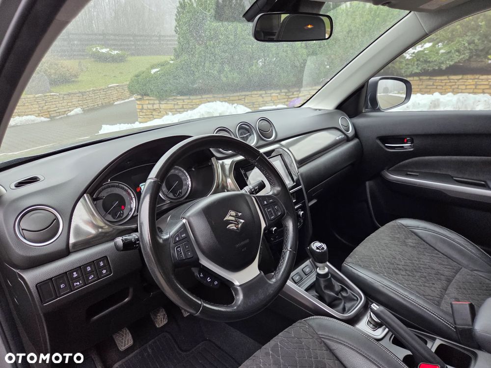 Suzuki Vitara 1.4 Boosterjet SHVS Premium 4WD - 32