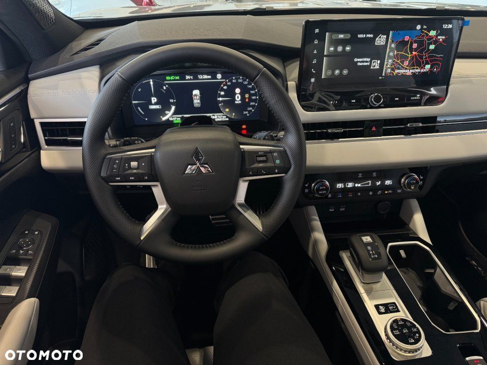 Mitsubishi Outlander - 14