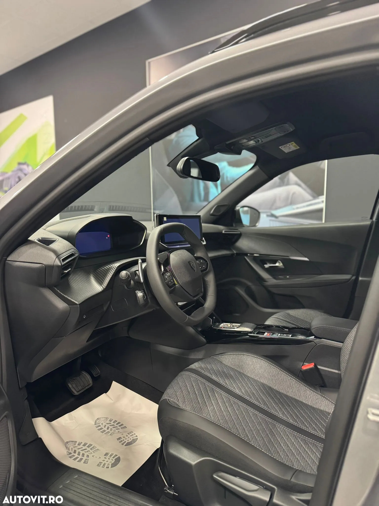 Peugeot 2008 1.2L 136 e-DCS6 MHEV Allure - 4
