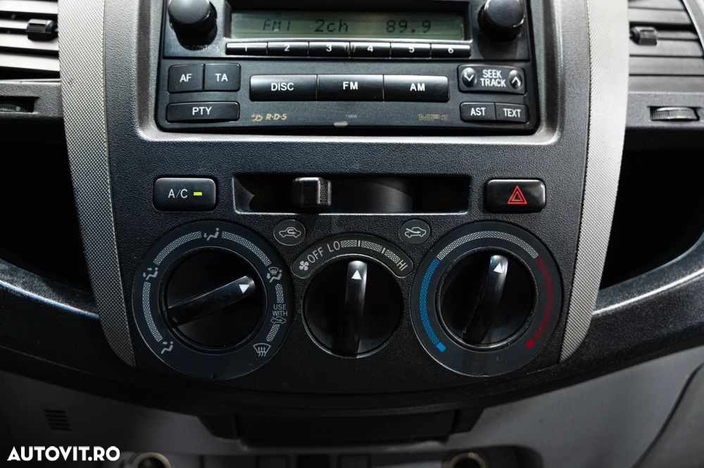 Toyota Hilux 4x4 Double Cab Sol - 16