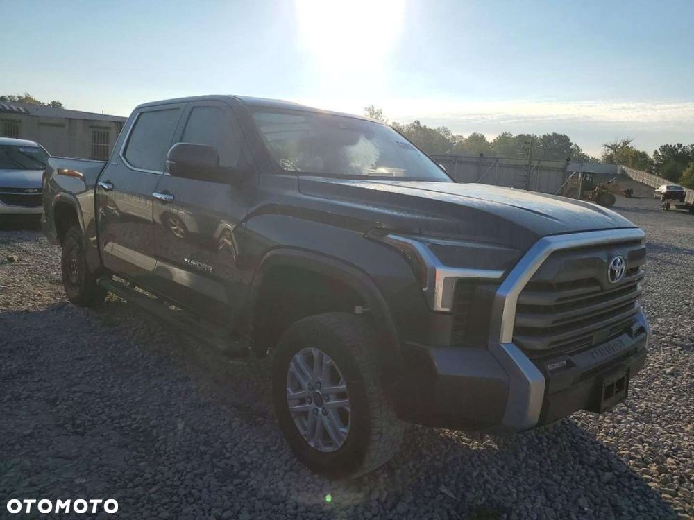 Toyota Tundra - 4