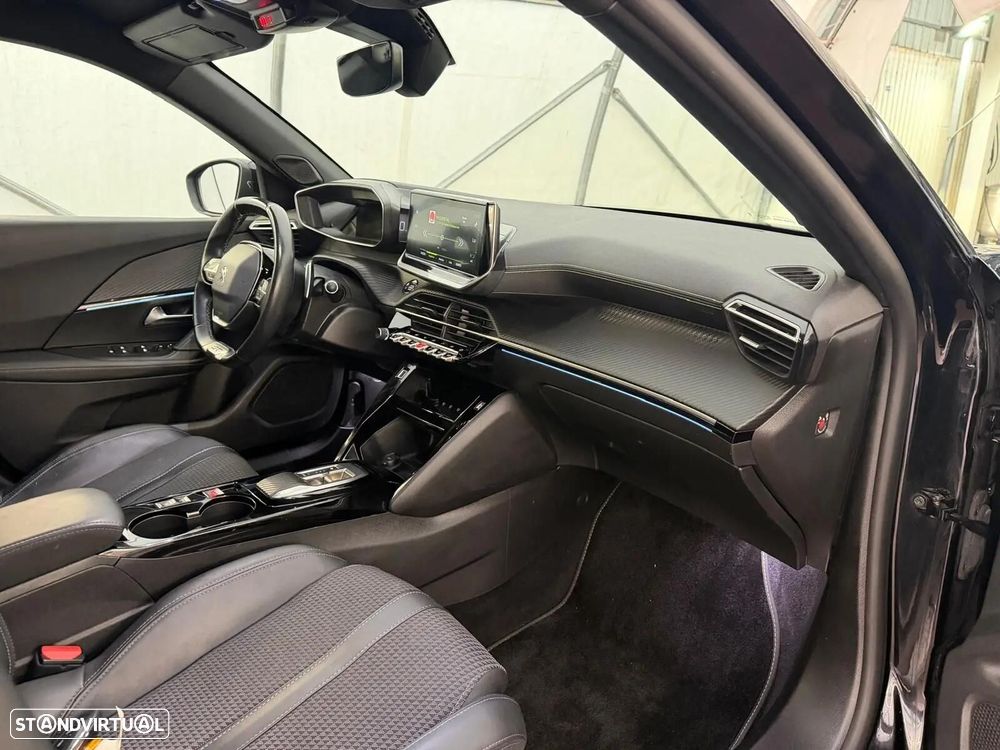 Peugeot 2008 1.5 BlueHDi GT Pack EAT8 - 34