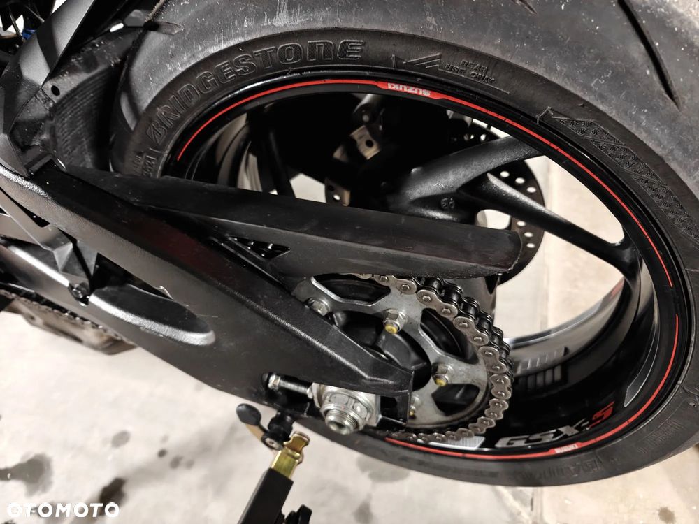 Suzuki GSX 1000 - 14
