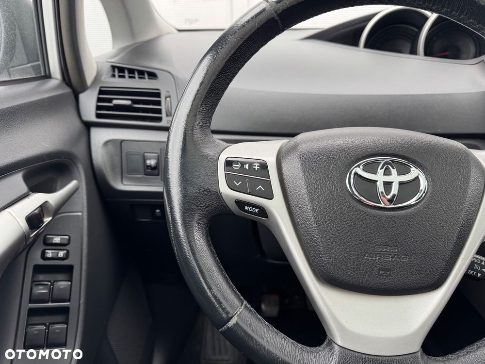 Toyota Verso 2.0 D-4D - 13