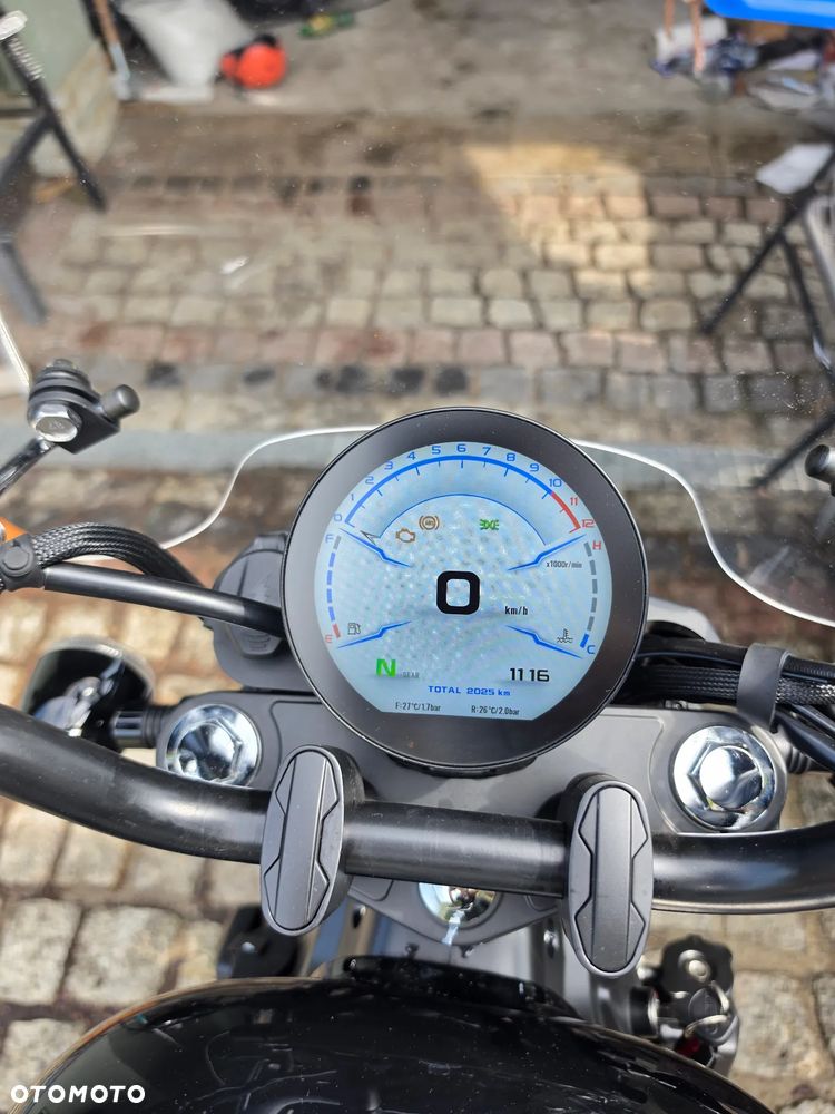 QJMOTOR SRV 125 - 5
