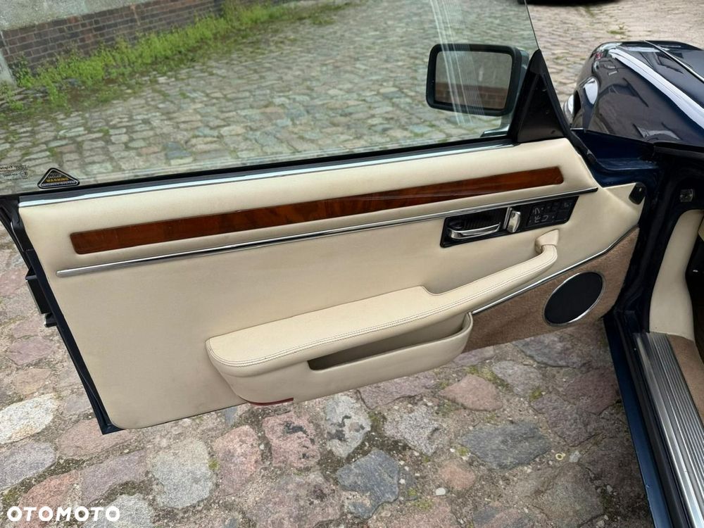 Jaguar XJS - 24