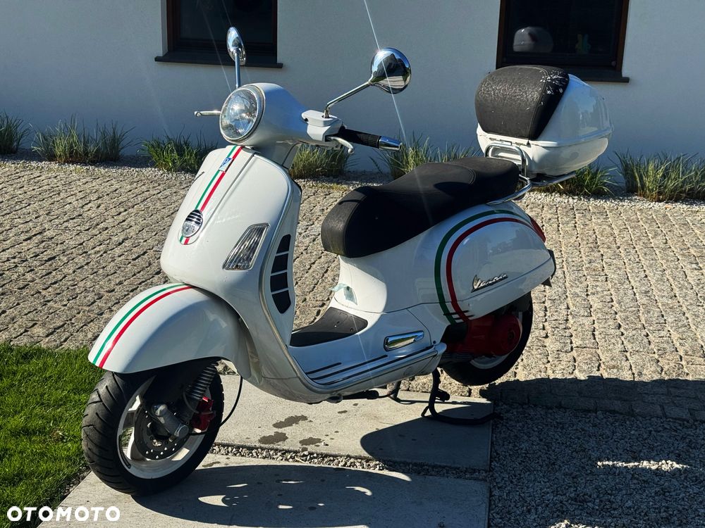 Vespa GTS - 1