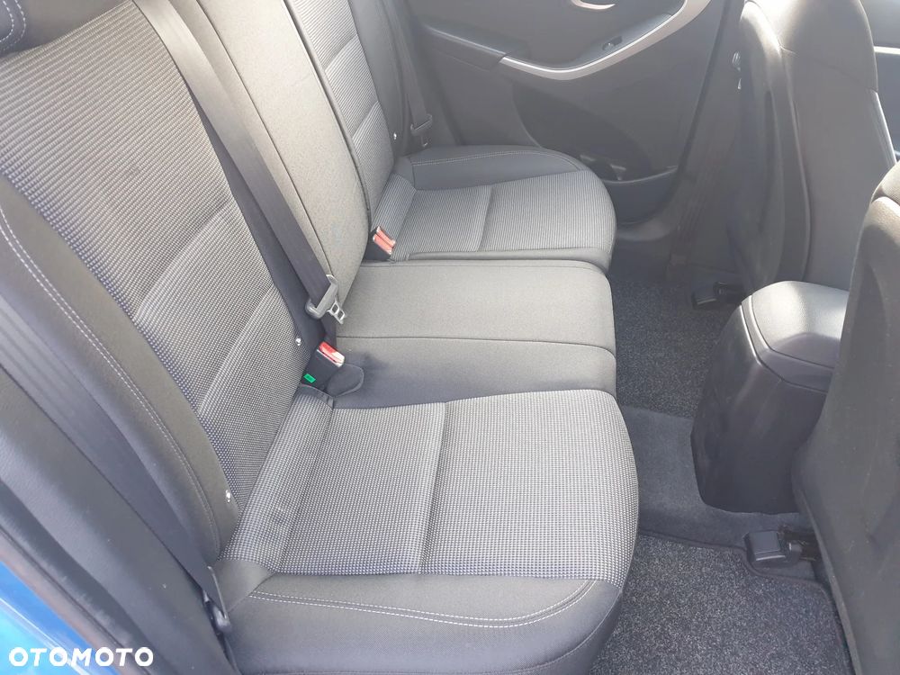 Hyundai i30 blue Kombi 1.4 Classic Navigation - 12