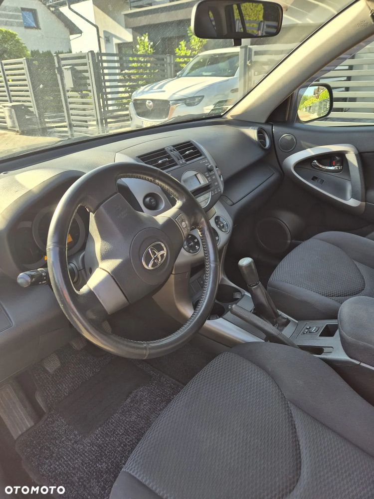 Toyota RAV4 2.0 VVT-i Premium - 8