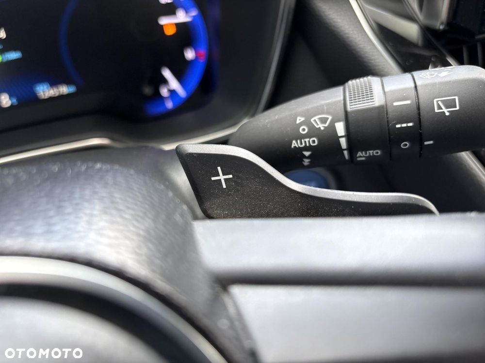 Toyota Corolla 2.0 Hybrid Comfort - 24