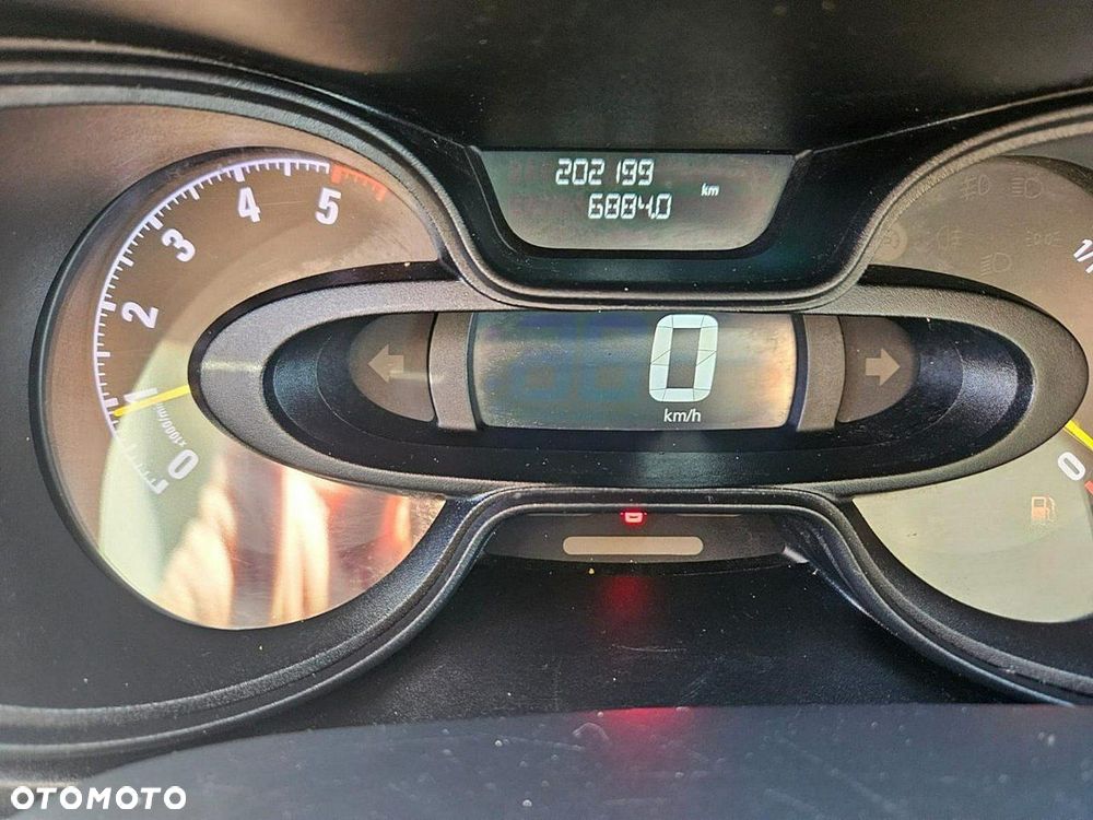 Opel Vivaro - 8