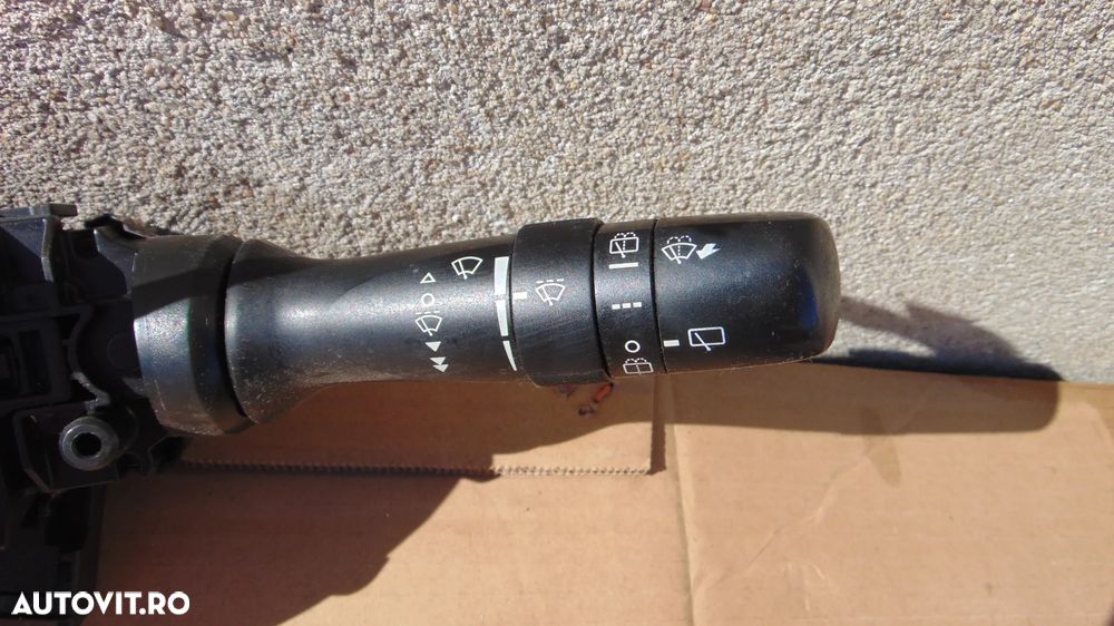 Bloc lumini,maneta semnalizare,maneta stergatoare Toyota Auris an 2006-2012 - 2