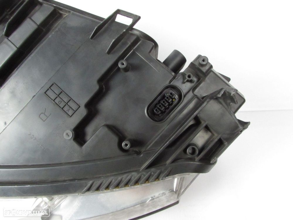 Farol Xenon Direito Seminovo/ Original AUDI A6 (4F2, C6)/AUDI A6 Avant (4F5, C6) - 6