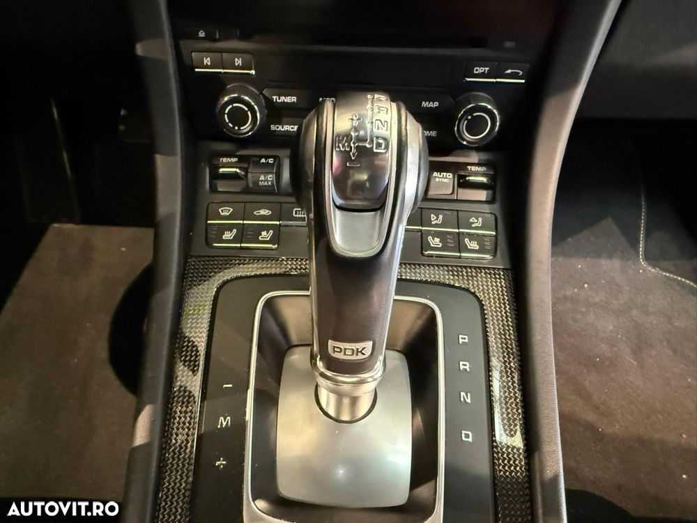 Porsche 911-TURBO-S - 28